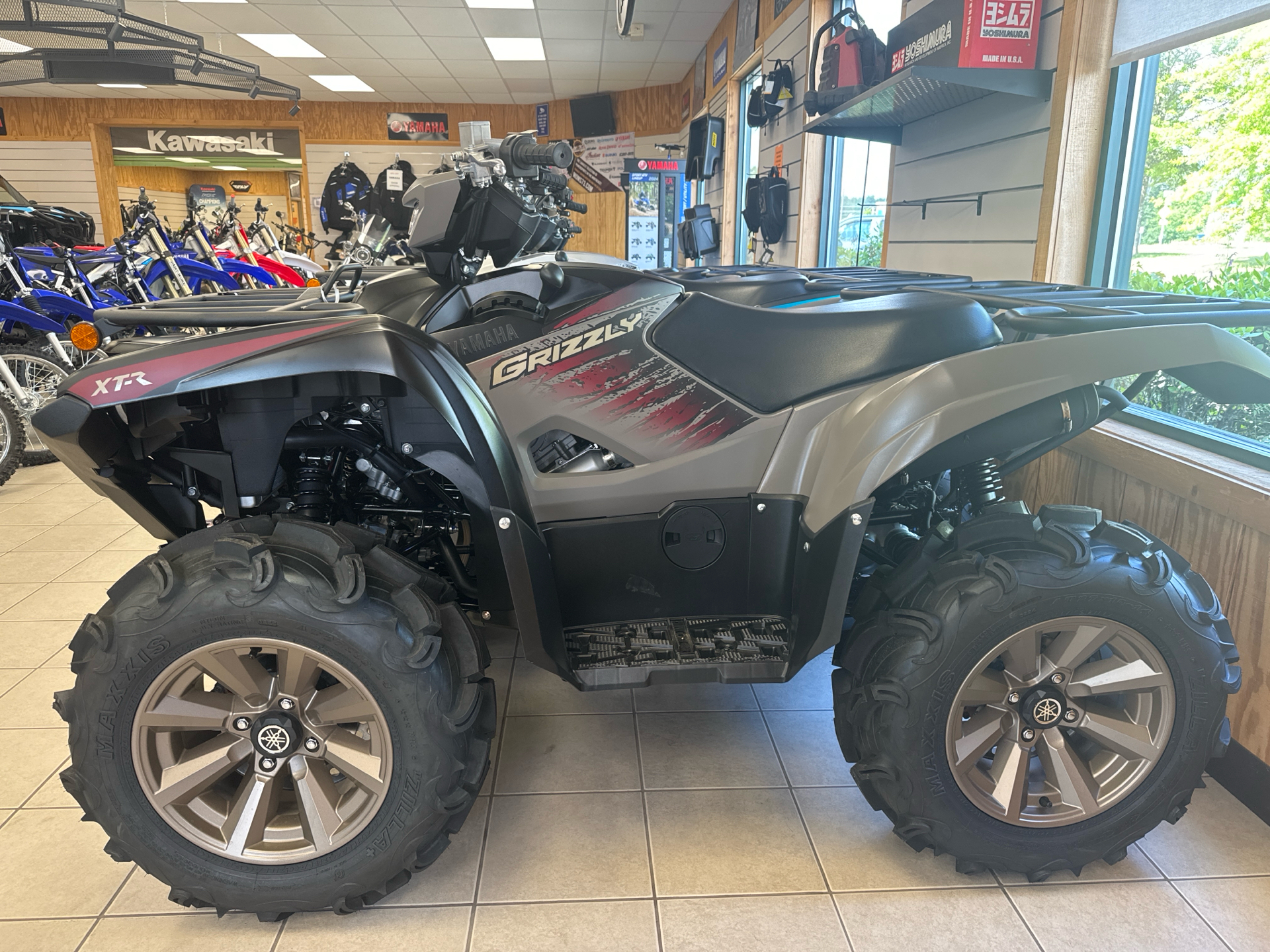 2024 Yamaha Grizzly EPS XT-R in Topsham, Maine - Photo 2