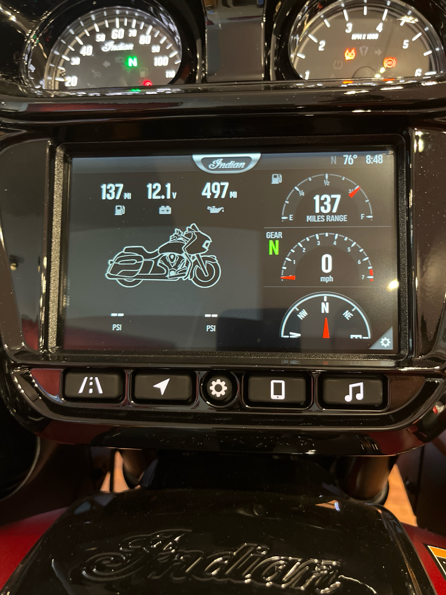 2024 Indian Motorcycle Challenger® Dark Horse® with PowerBand Audio Package in Tyngsboro, Massachusetts - Photo 8