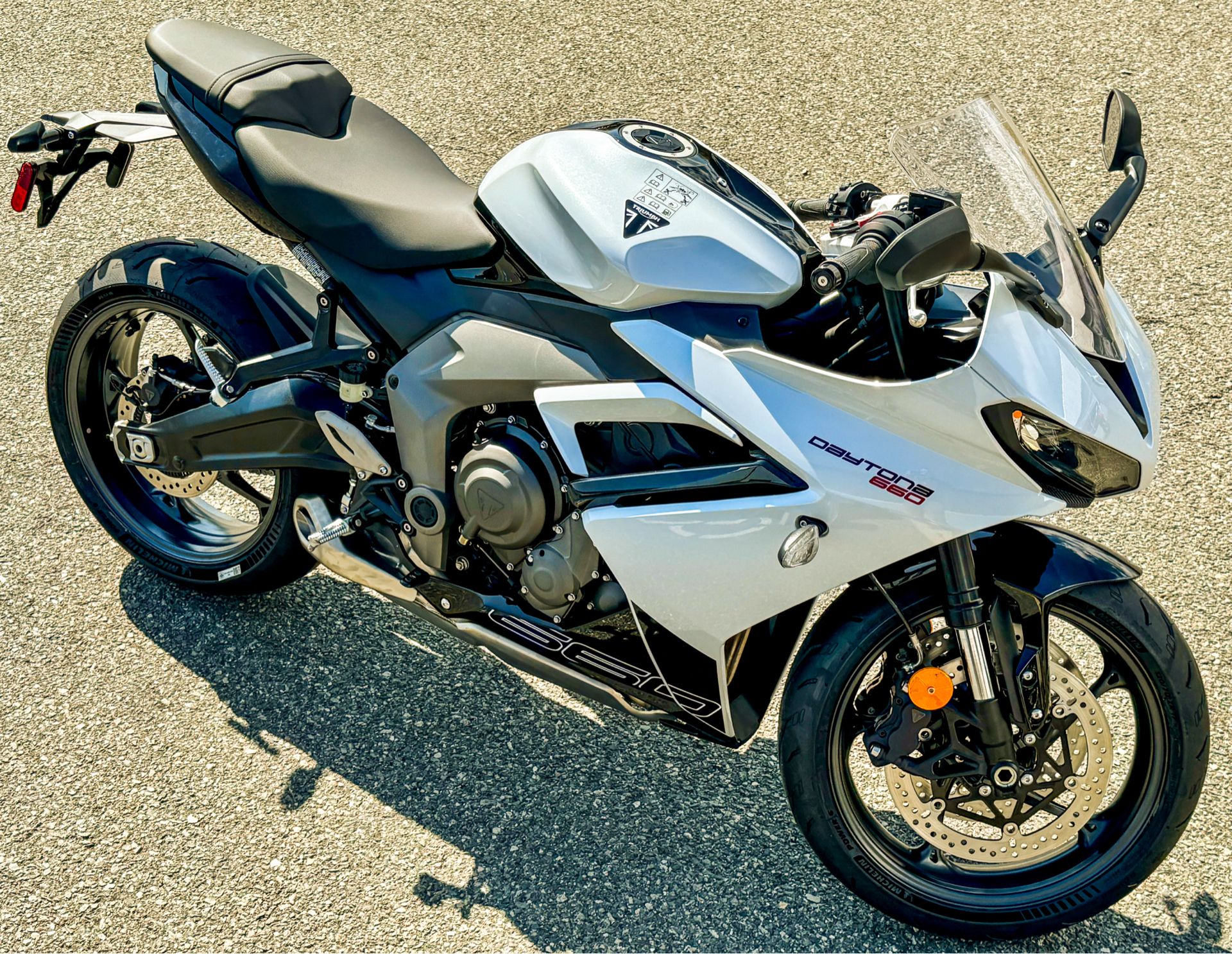 2025 Triumph Daytona 660 in Tyngsboro, Massachusetts - Photo 5