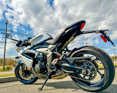 2025 Triumph Daytona 660 in Tyngsboro, Massachusetts - Photo 17