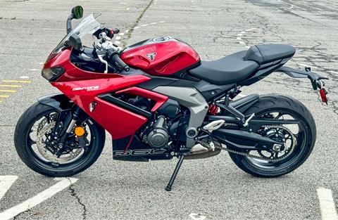 2025 Triumph Daytona 660 in Tyngsboro, Massachusetts - Photo 5