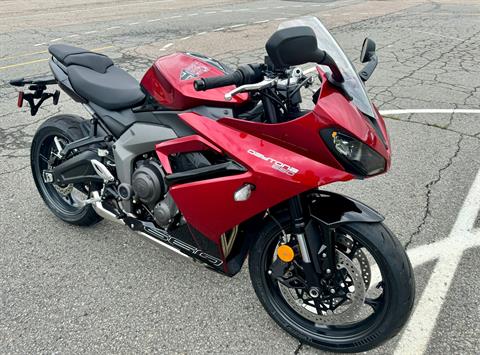 2025 Triumph Daytona 660 in Tyngsboro, Massachusetts - Photo 24