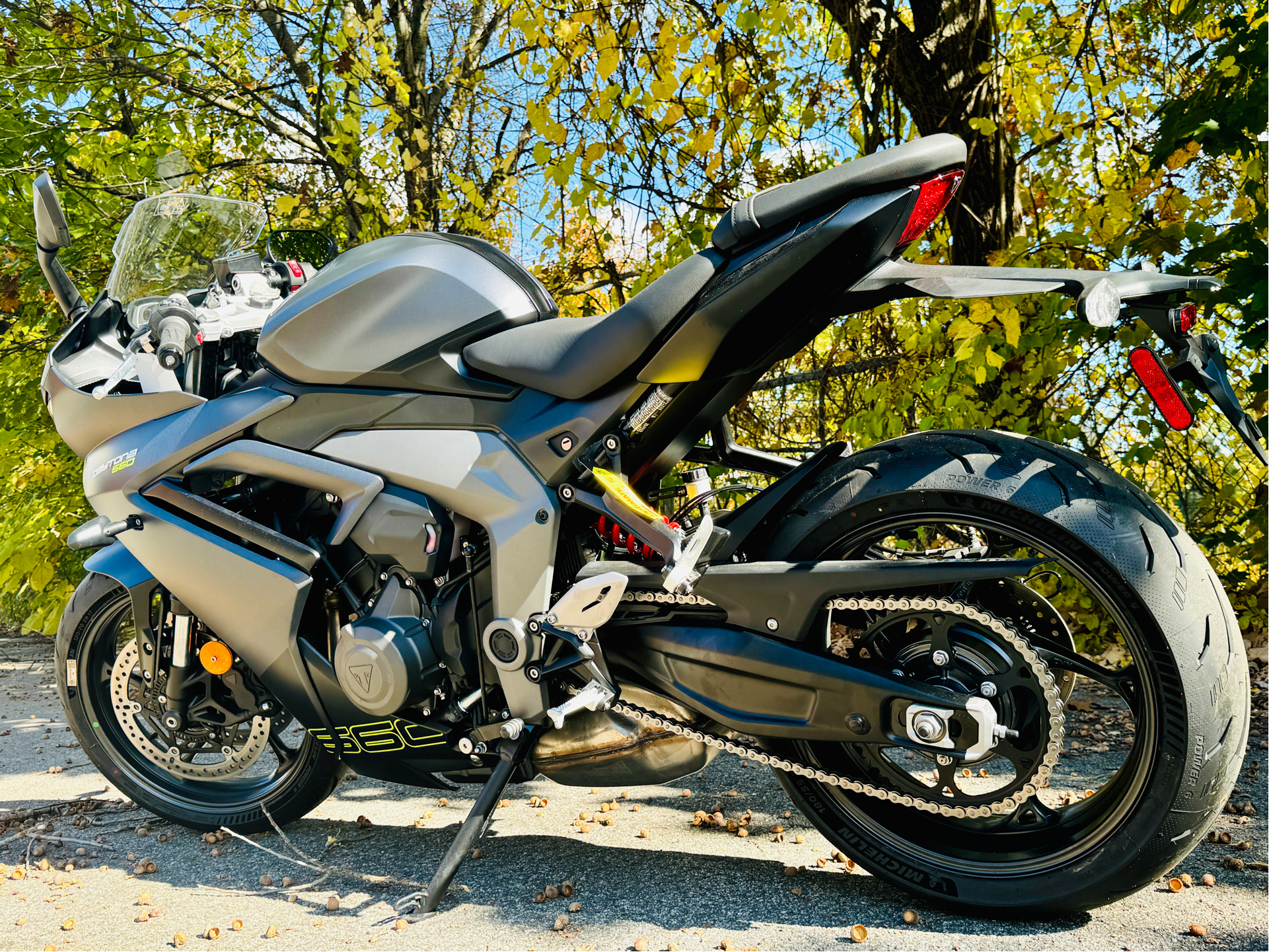 2025 Triumph Daytona 660 in Tyngsboro, Massachusetts - Photo 18