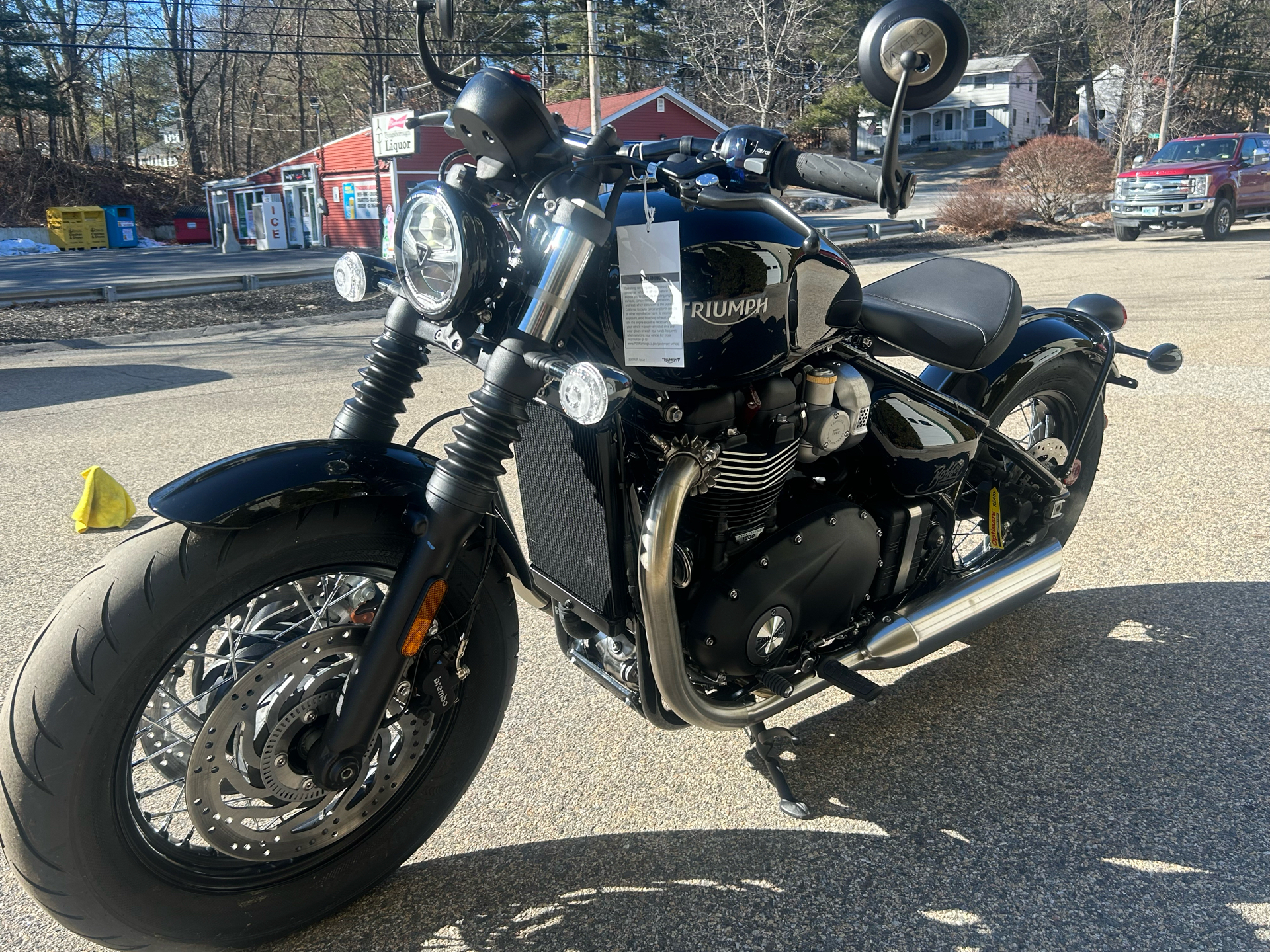 2024 Triumph Bonneville Bobber in Tyngsboro, Massachusetts - Photo 7