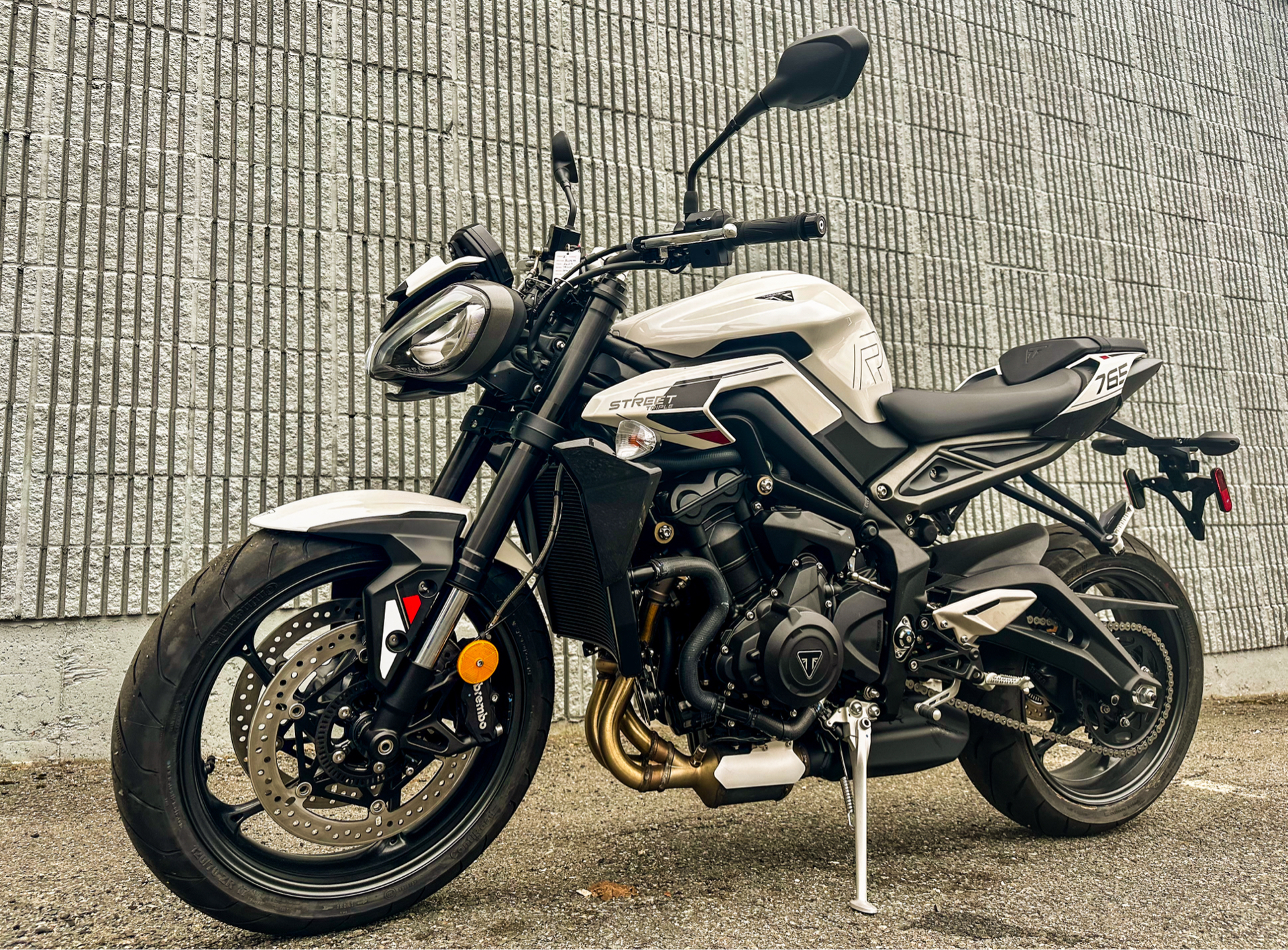 2024 Triumph Street Triple 765 R in Tyngsboro, Massachusetts - Photo 11