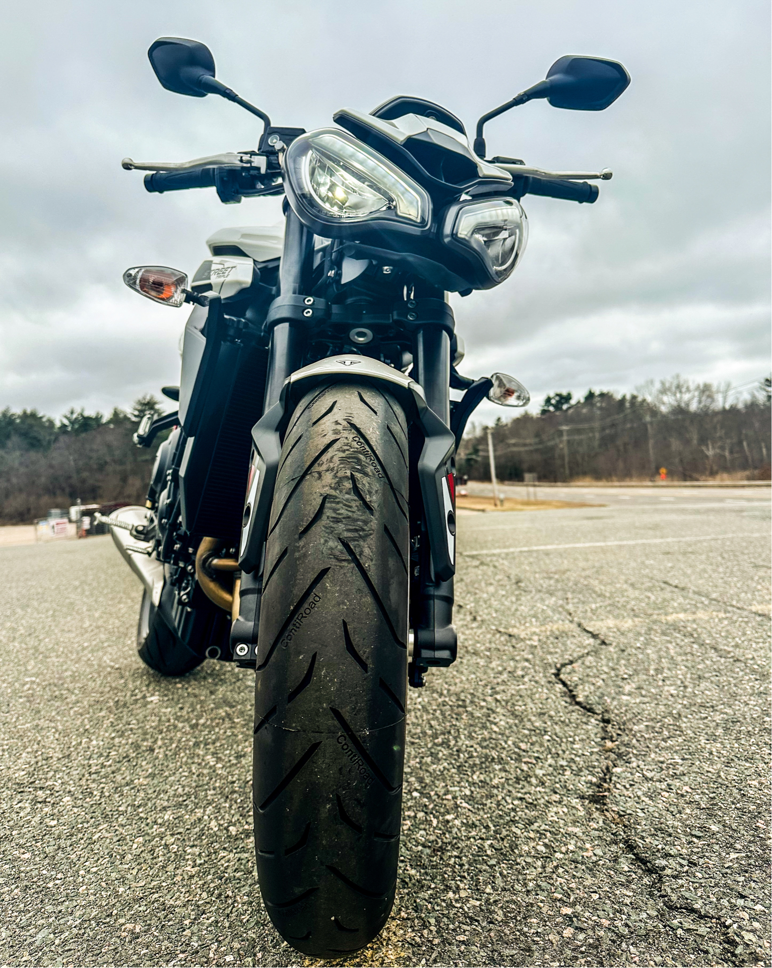 2024 Triumph Street Triple 765 R in Tyngsboro, Massachusetts - Photo 12