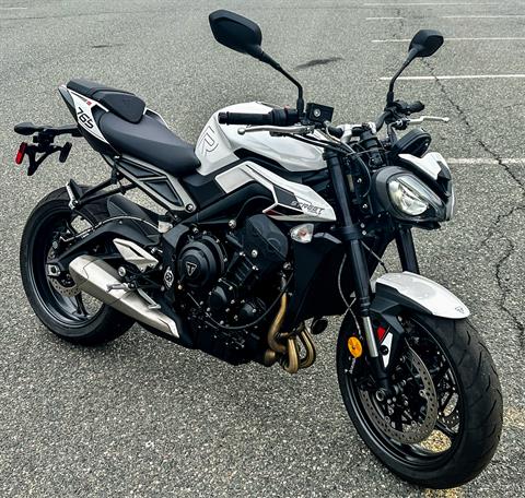 2024 Triumph Street Triple 765 R in Tyngsboro, Massachusetts - Photo 23