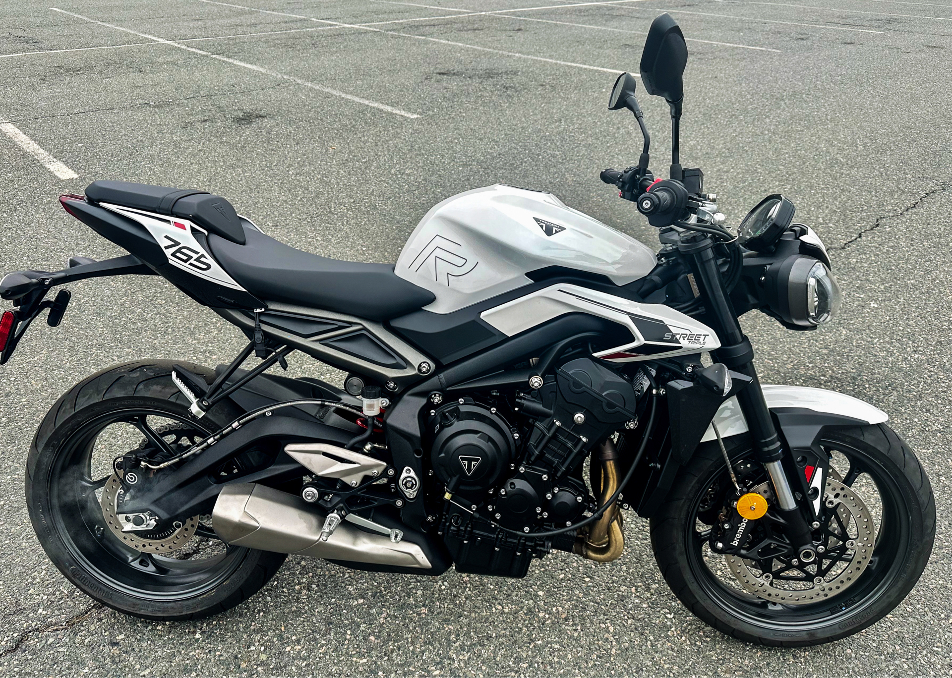 2024 Triumph Street Triple 765 R in Tyngsboro, Massachusetts - Photo 21