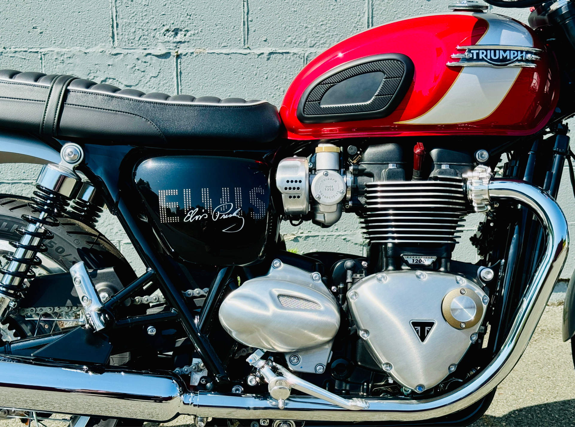 2025 Triumph Bonneville T120 Elvis Presley Limited Edition in Tyngsboro, Massachusetts - Photo 8