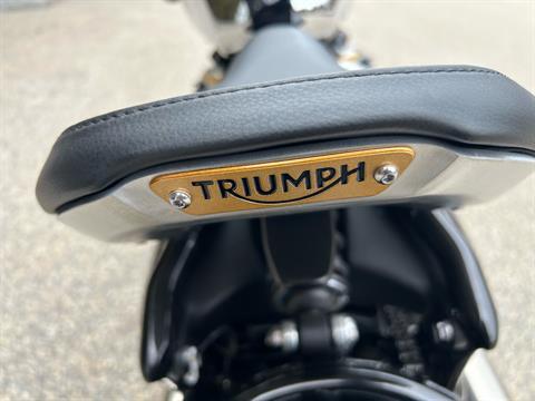 2023 Triumph Bonneville Bobber Chrome Edition in Tyngsboro, Massachusetts - Photo 11