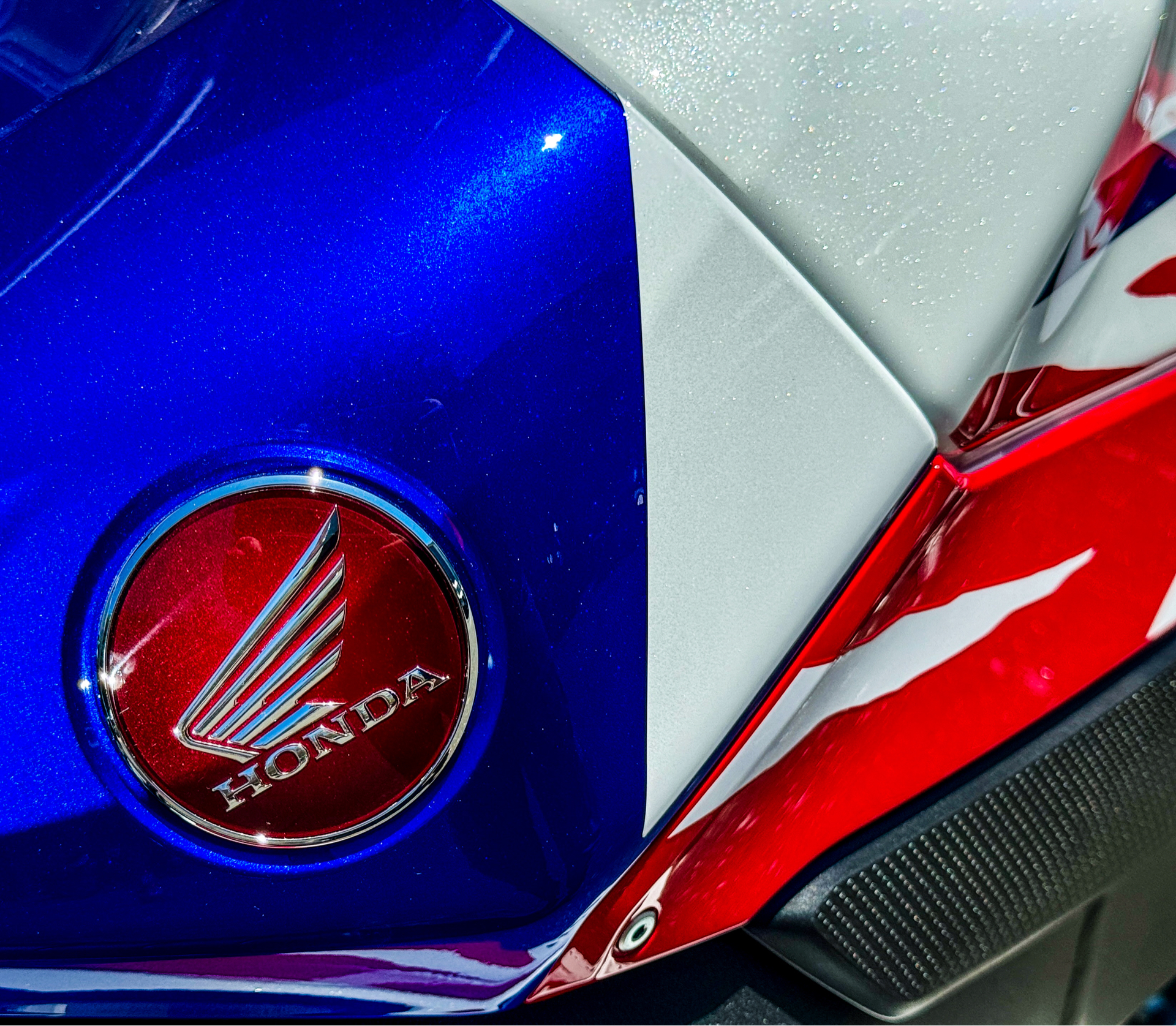 2023 Honda CBR1000RR-R Fireblade SP in Northampton, Massachusetts - Photo 8