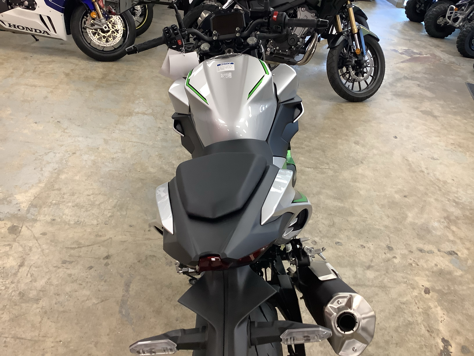 2024 Kawasaki Z7 Hybrid ABS in Northampton, Massachusetts - Photo 6