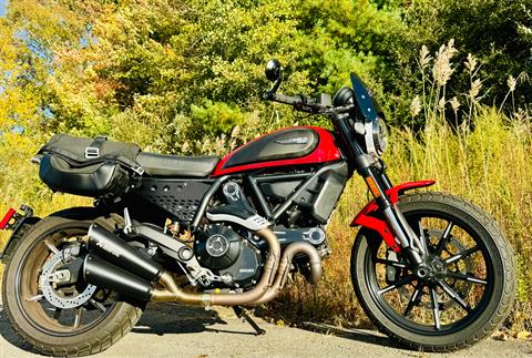 2022 Ducati Scrambler Icon in Foxboro, Massachusetts - Photo 11