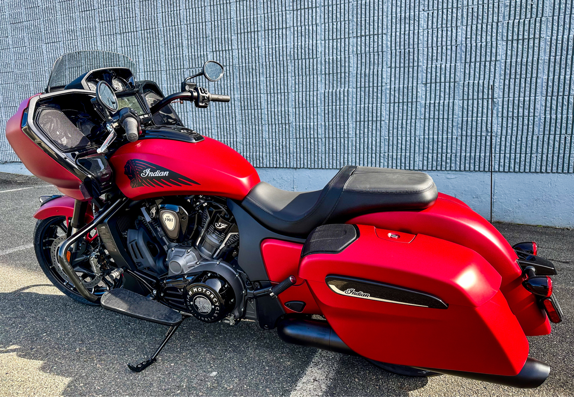 2024 Indian Motorcycle Challenger® Dark Horse® with PowerBand Audio Package in Foxboro, Massachusetts - Photo 7