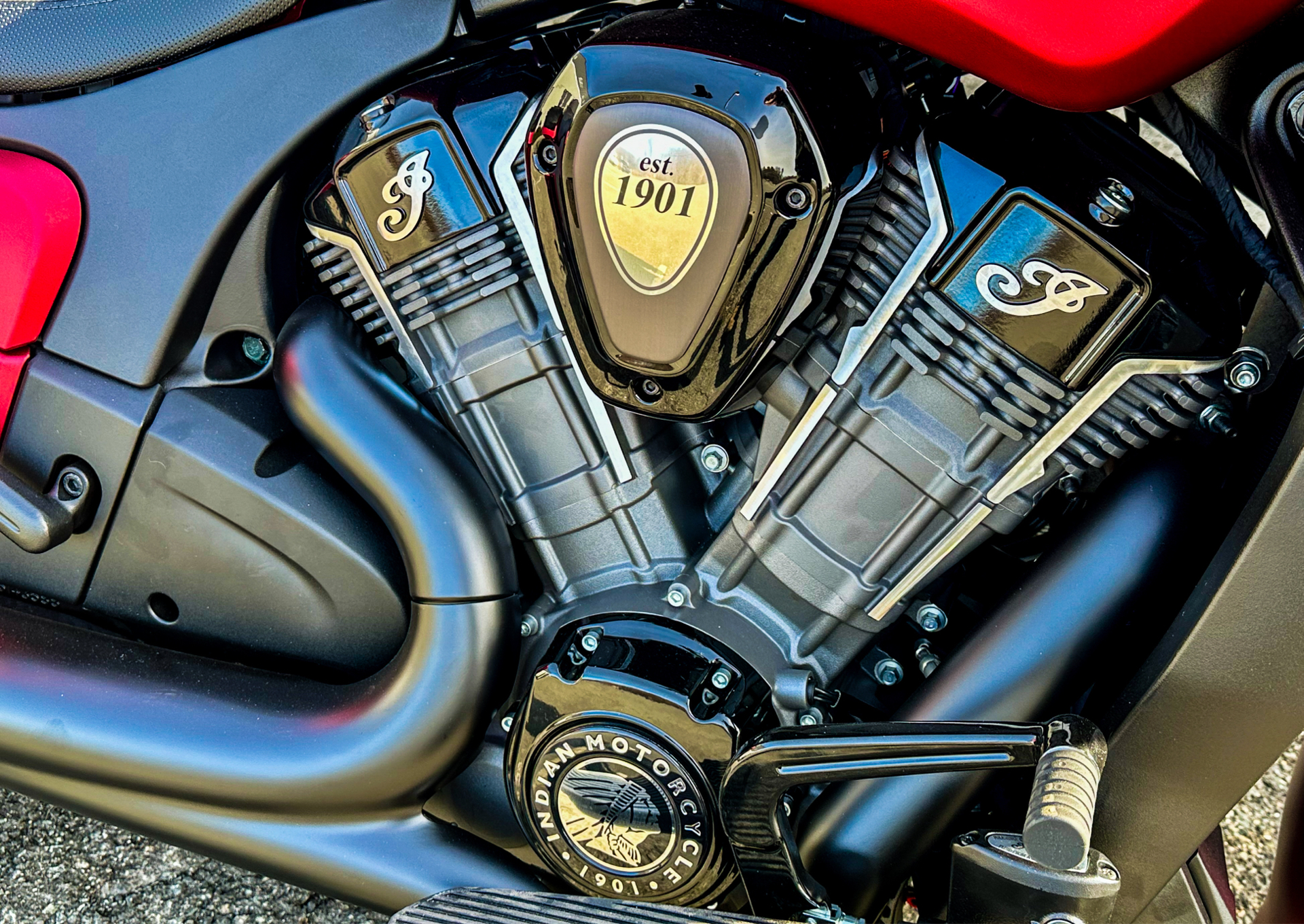 2024 Indian Motorcycle Challenger® Dark Horse® with PowerBand Audio Package in Foxboro, Massachusetts - Photo 18