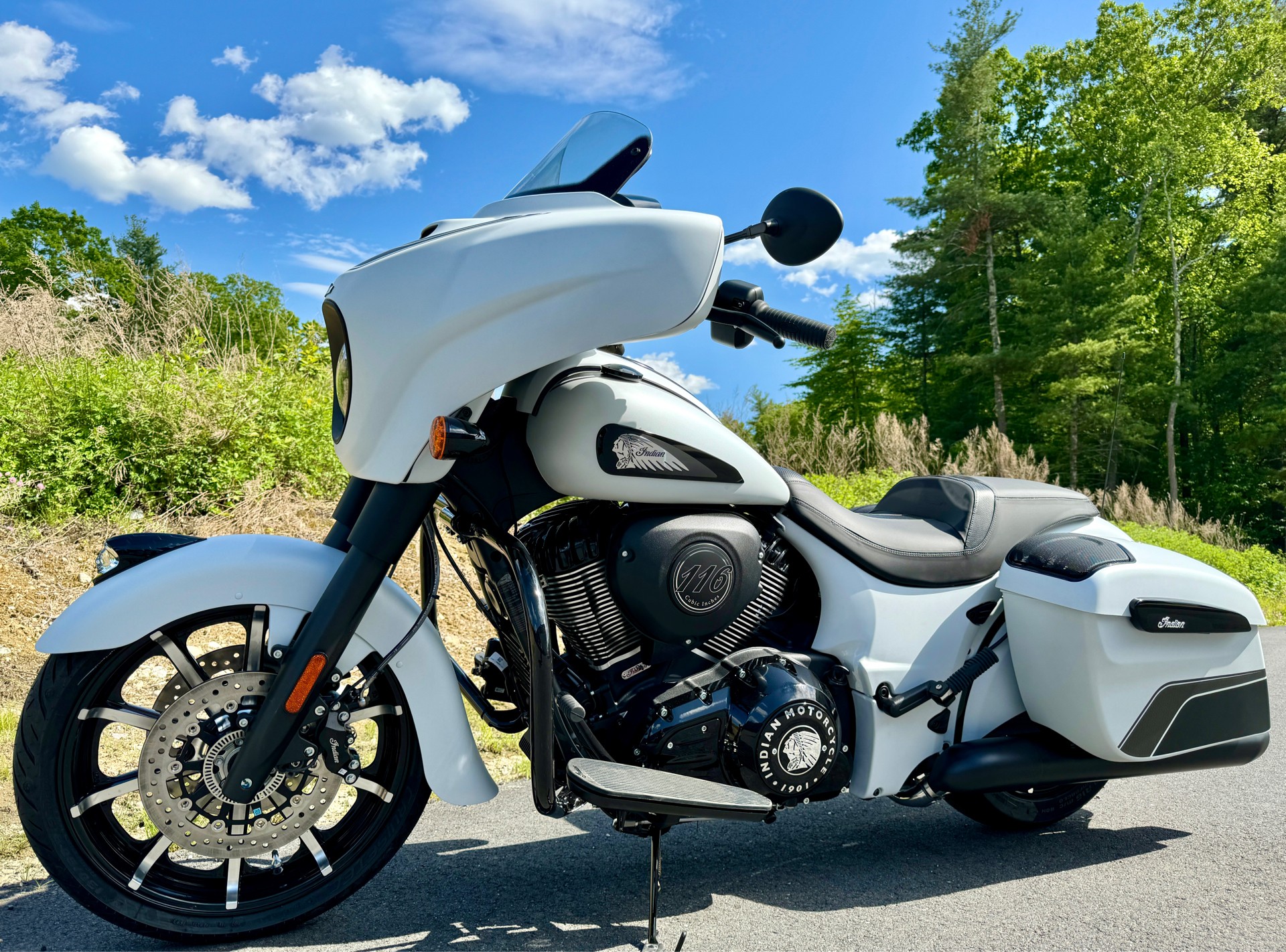 2024 Indian Motorcycle Chieftain® Dark Horse® with PowerBand Audio Package in Foxboro, Massachusetts - Photo 21