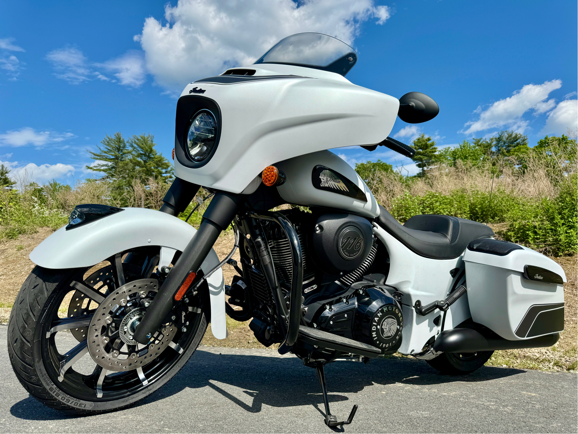 2024 Indian Motorcycle Chieftain® Dark Horse® with PowerBand Audio Package in Foxboro, Massachusetts - Photo 5