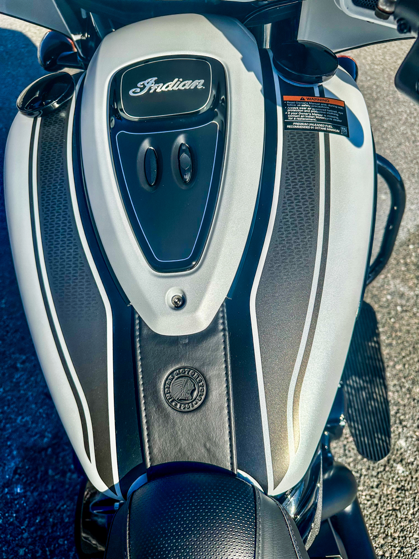 2024 Indian Motorcycle Chieftain® Dark Horse® with PowerBand Audio Package in Foxboro, Massachusetts - Photo 2