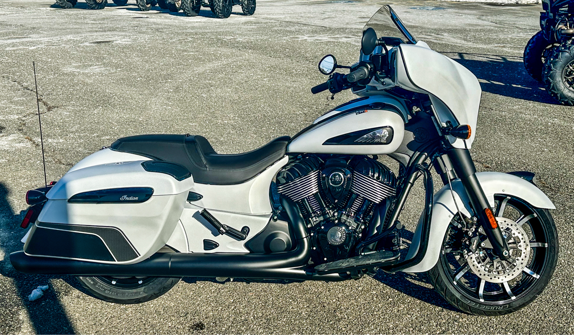 2024 Indian Motorcycle Chieftain® Dark Horse® with PowerBand Audio Package in Foxboro, Massachusetts - Photo 27