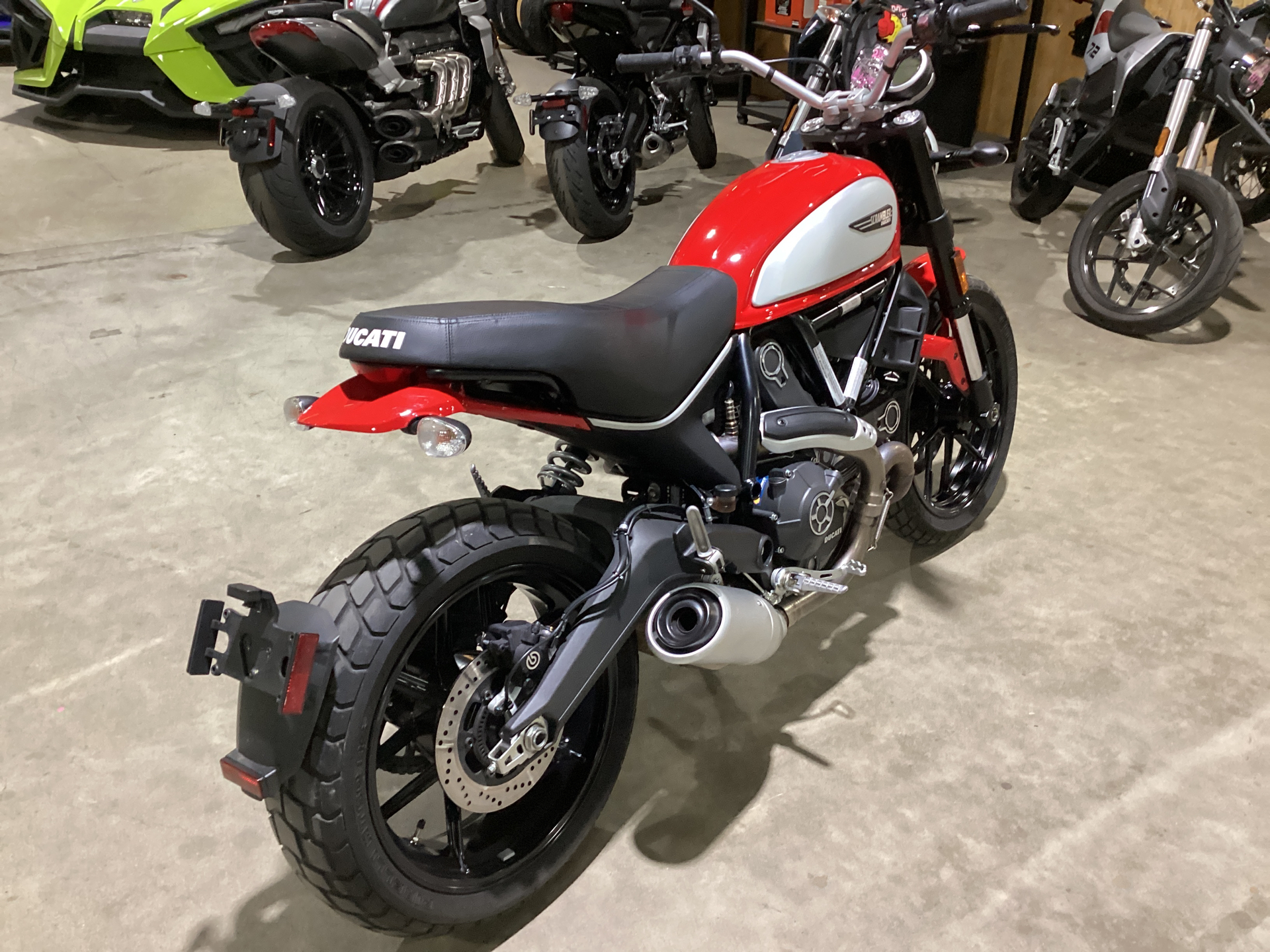 2018 Ducati Scrambler Icon in Foxboro, Massachusetts - Photo 2
