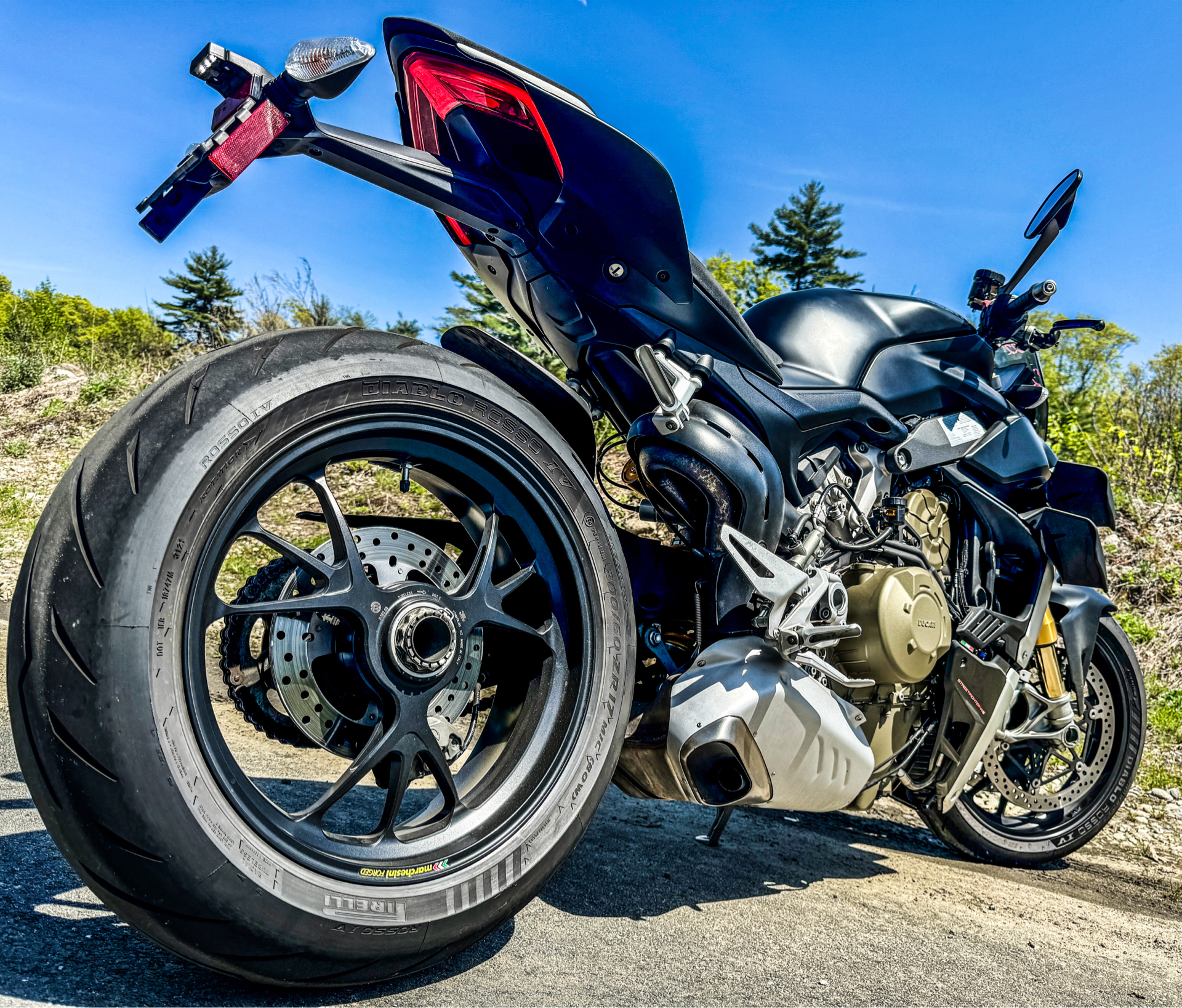 2022 Ducati Streetfighter V4 S in Foxboro, Massachusetts - Photo 3