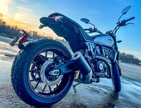 2024 Ducati Scrambler Icon in Foxboro, Massachusetts - Photo 12