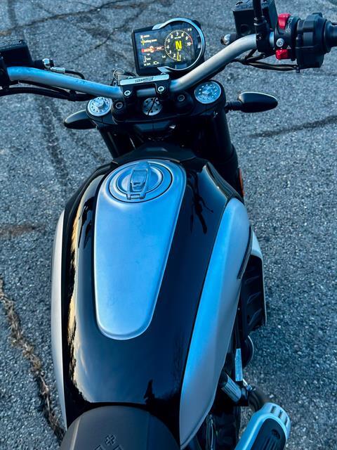 2024 Ducati Scrambler Icon in Foxboro, Massachusetts - Photo 18