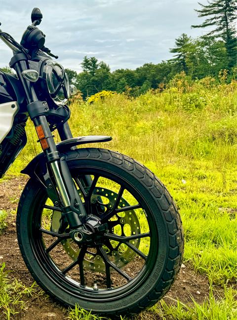 2024 Ducati Scrambler Icon in Foxboro, Massachusetts - Photo 30