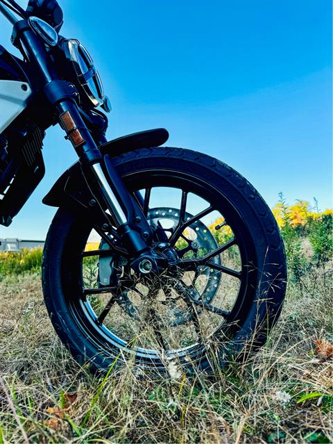 2024 Ducati Scrambler Icon in Foxboro, Massachusetts - Photo 17