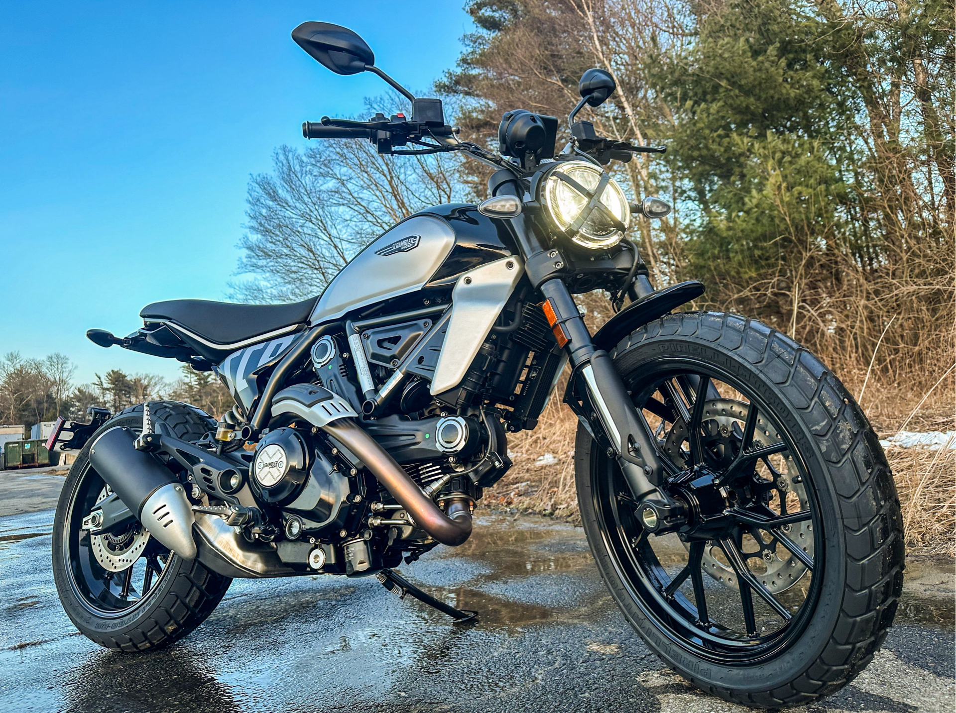 2024 Ducati Scrambler Icon in Foxboro, Massachusetts - Photo 9