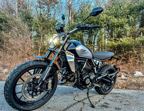 2024 Ducati Scrambler Icon in Foxboro, Massachusetts - Photo 30