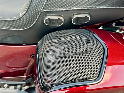 2024 Indian Motorcycle Roadmaster® Dark Horse® with PowerBand Audio Package in Foxboro, Massachusetts - Photo 15
