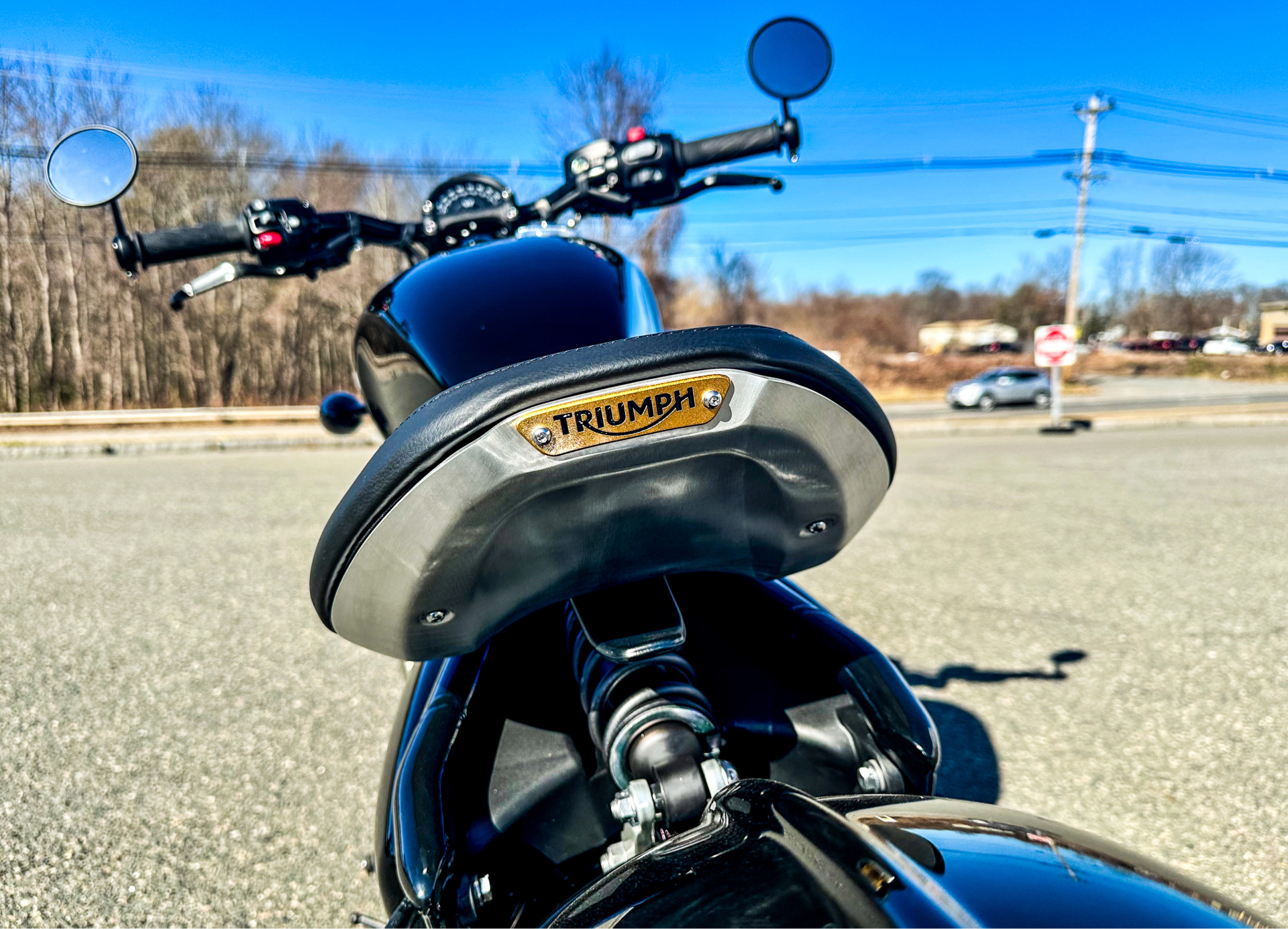 2024 Triumph Bonneville Bobber in Foxboro, Massachusetts - Photo 9