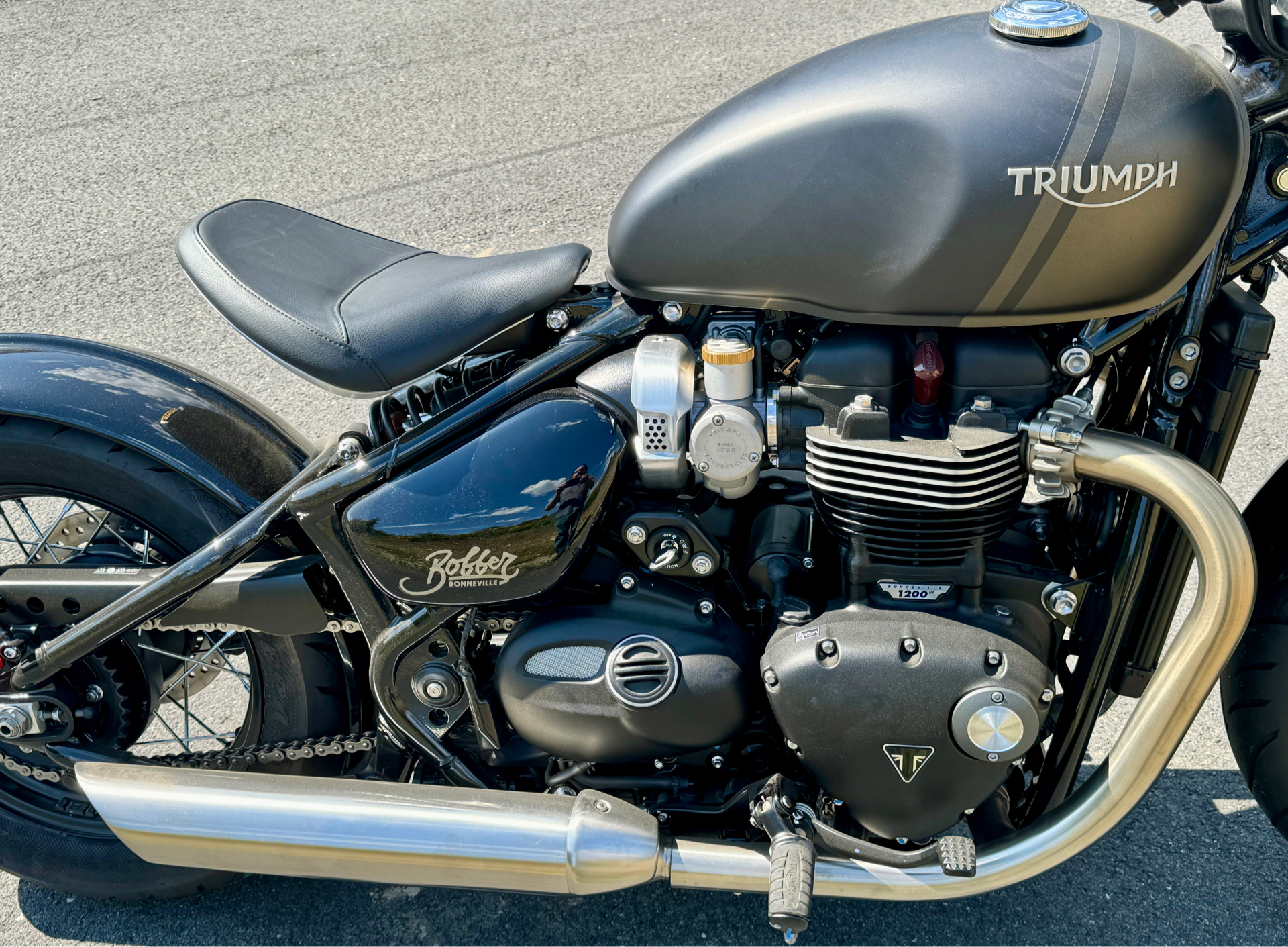 2023 Triumph Bonneville Bobber in Foxboro, Massachusetts - Photo 26