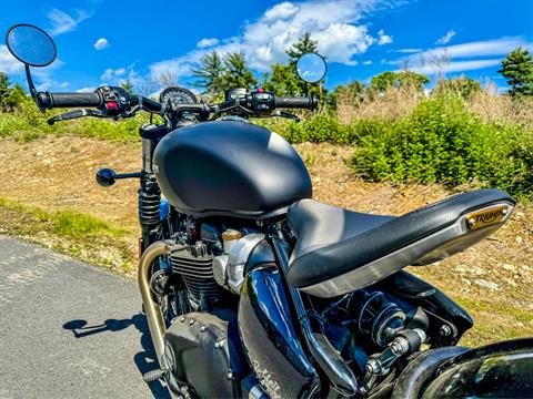 2023 Triumph Bonneville Bobber in Foxboro, Massachusetts - Photo 4