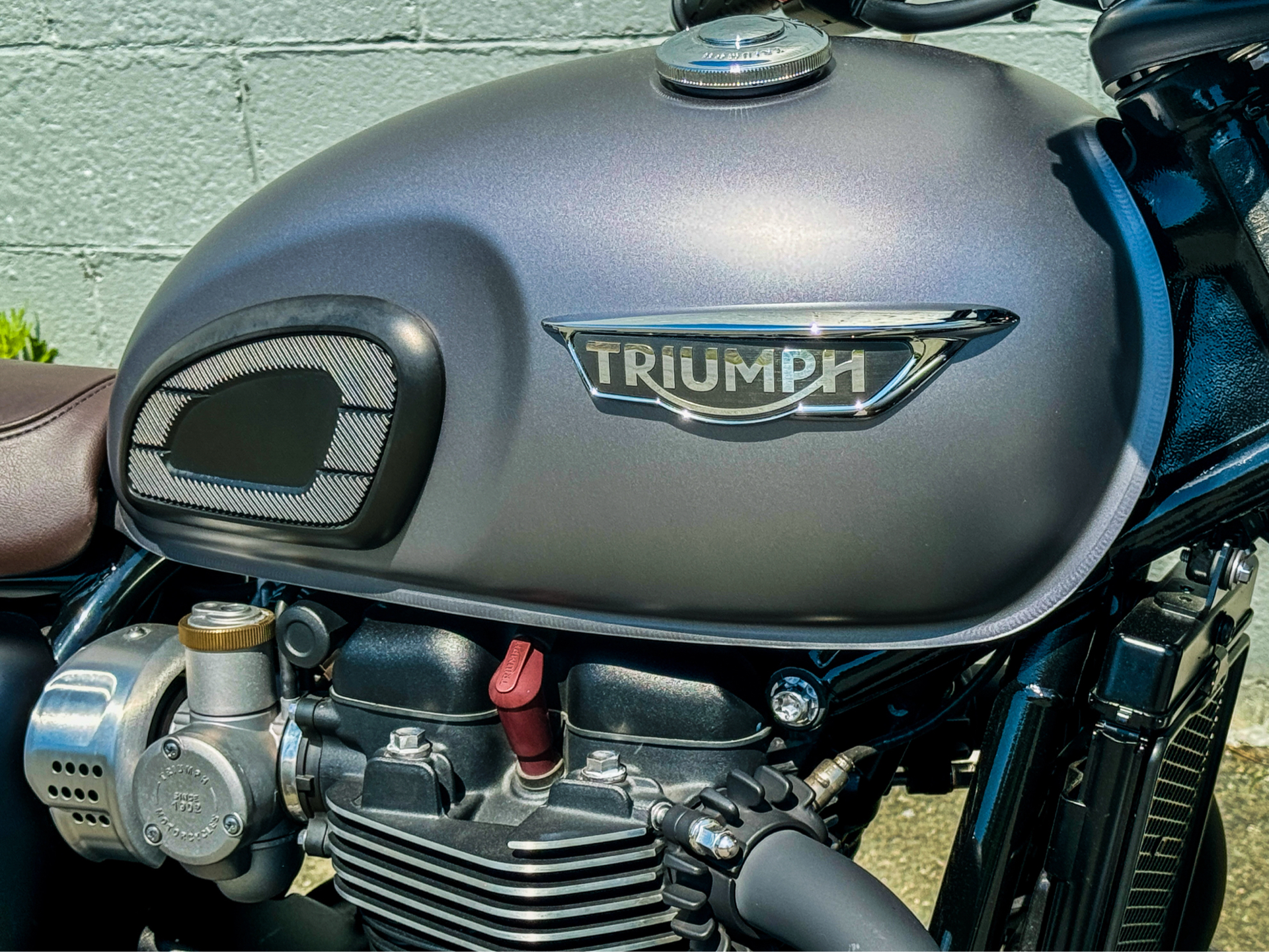 2017 Triumph Bonneville T120 Black in Foxboro, Massachusetts - Photo 22