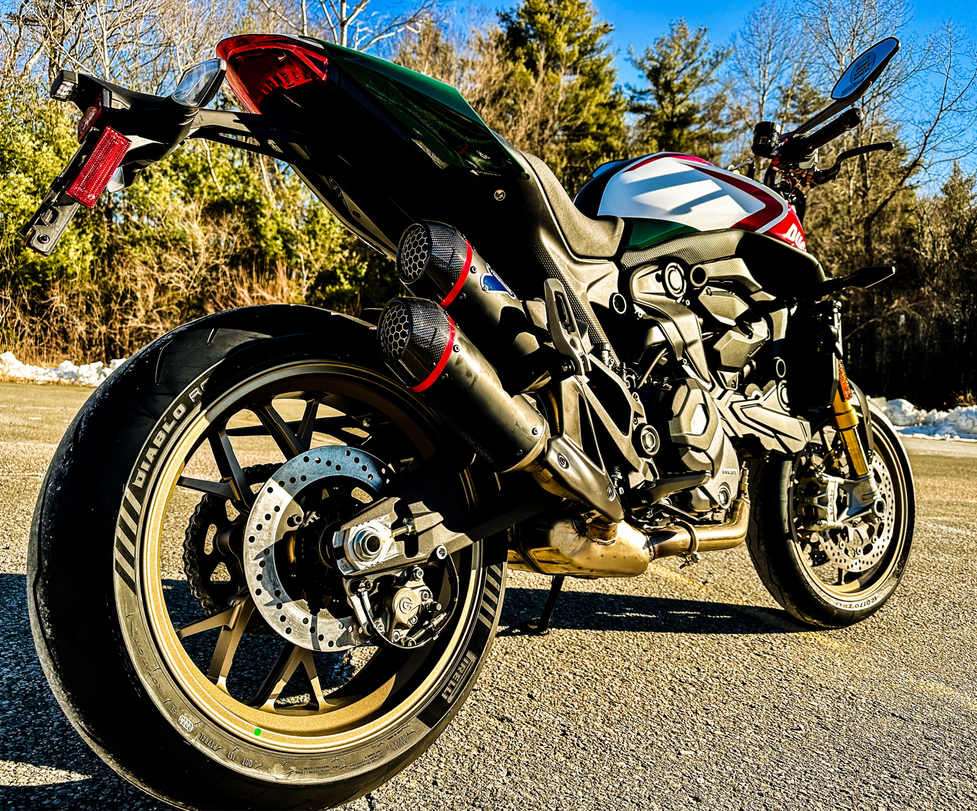 2024 Ducati Monster 30th Anniversario in Foxboro, Massachusetts - Photo 9