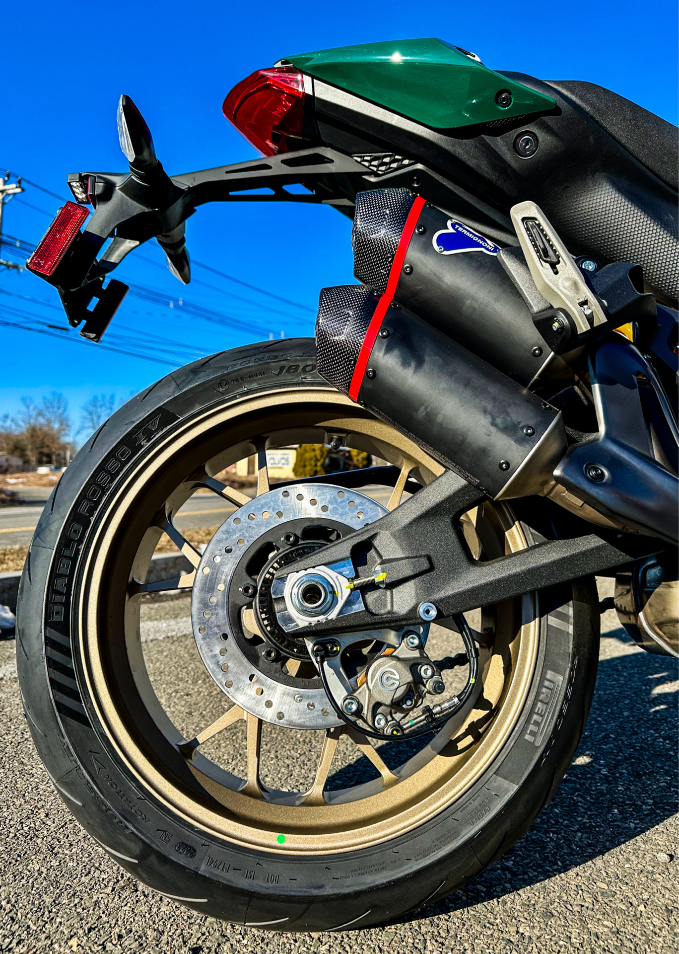 2024 Ducati Monster 30th Anniversario in Foxboro, Massachusetts - Photo 23