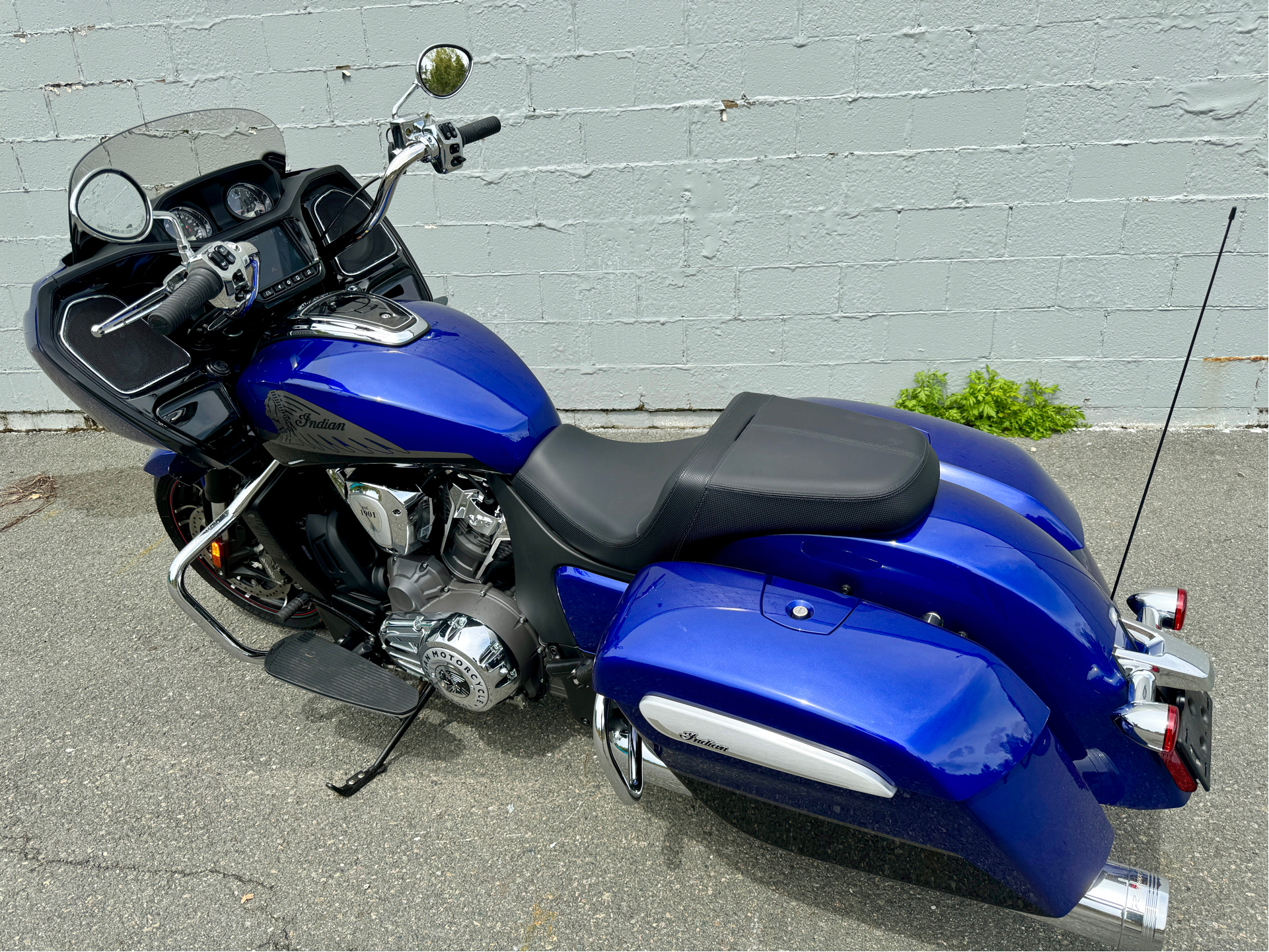 2023 Indian Motorcycle Challenger® Limited in Foxboro, Massachusetts - Photo 9
