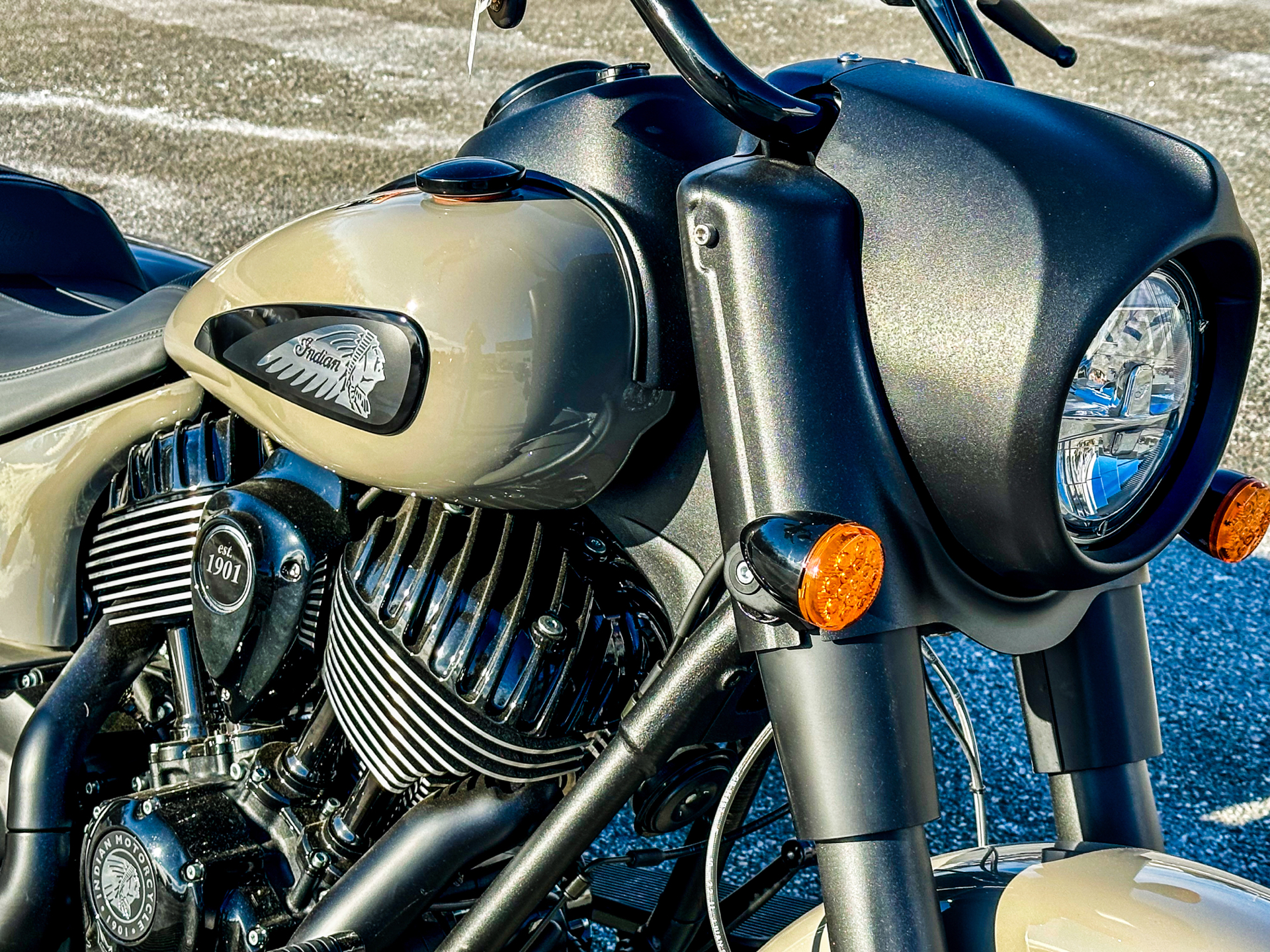 2023 Indian Motorcycle Springfield® Dark Horse® in Foxboro, Massachusetts - Photo 4