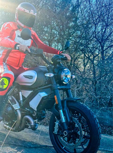 2022 Ducati Scrambler 1100 Dark PRO in Foxboro, Massachusetts - Photo 17