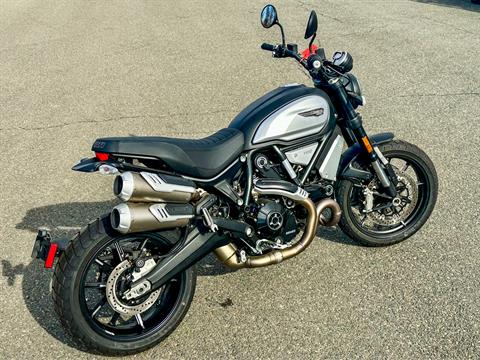 2022 Ducati Scrambler 1100 Dark PRO in Foxboro, Massachusetts - Photo 29