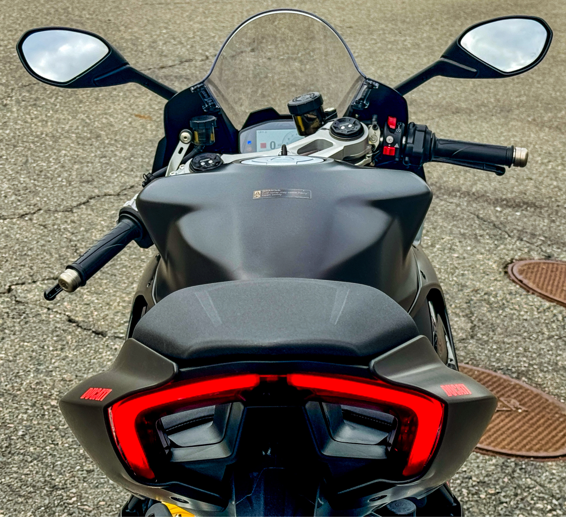2024 Ducati Panigale V2 in Foxboro, Massachusetts - Photo 10