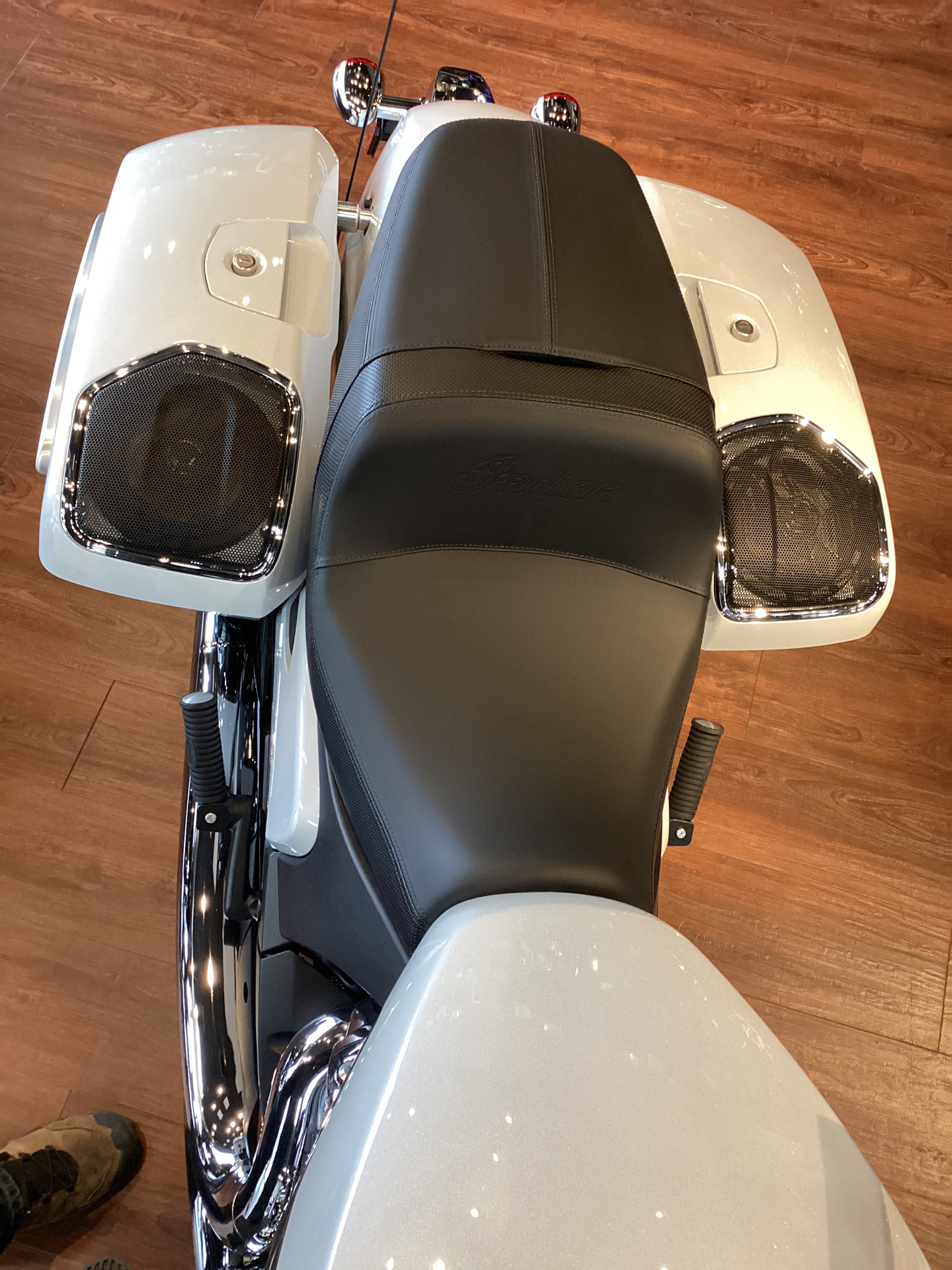 2024 Indian Motorcycle Challenger® Limited with PowerBand Audio Package in Foxboro, Massachusetts - Photo 16