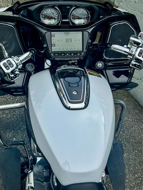 2024 Indian Motorcycle Challenger® Limited with PowerBand Audio Package in Foxboro, Massachusetts - Photo 36