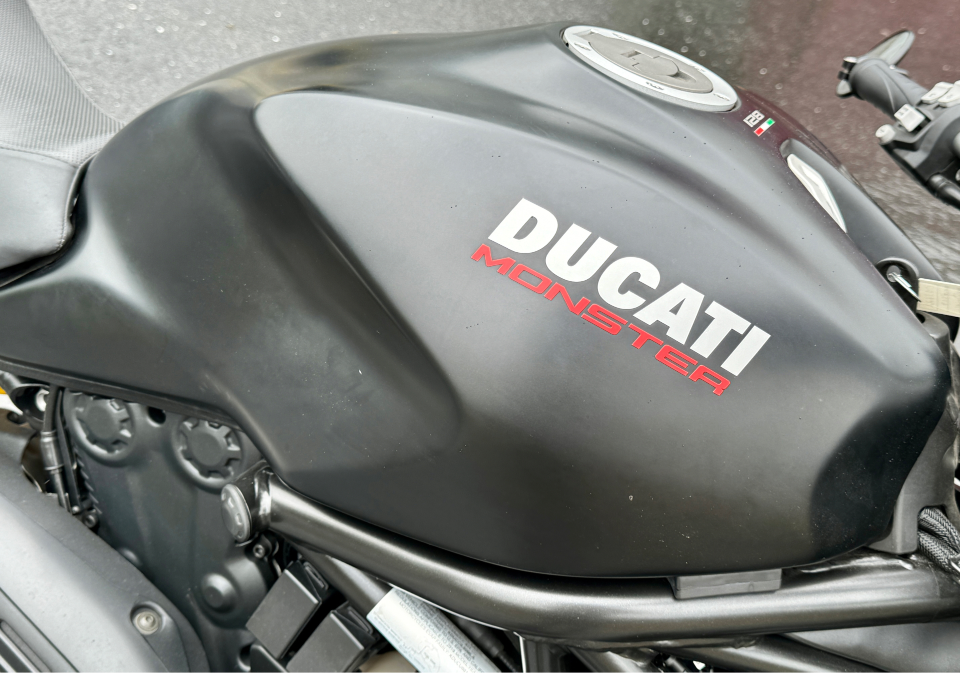 2019 Ducati Monster 821 in Foxboro, Massachusetts - Photo 16