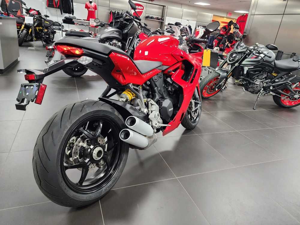 2024 Ducati SuperSport 950 in Foxboro, Massachusetts - Photo 13