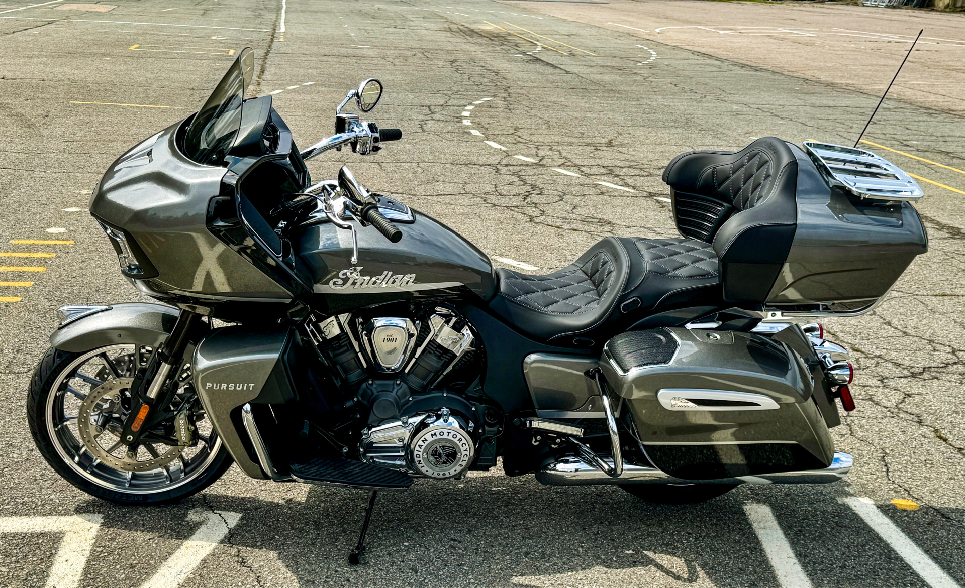 2024 Indian Motorcycle Pursuit® Limited® with PowerBand Audio Package in Foxboro, Massachusetts - Photo 34