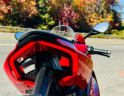 2025 Ducati Panigale V2 in Foxboro, Massachusetts - Photo 33