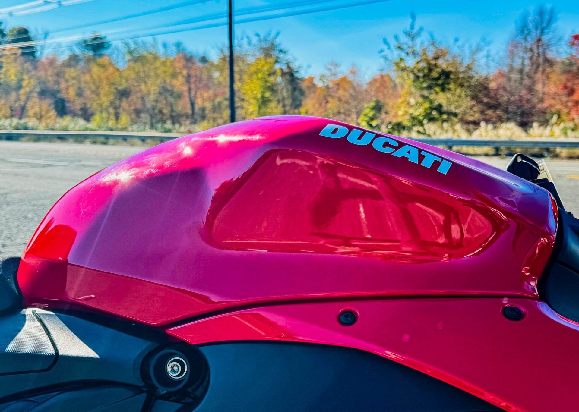 2025 Ducati Panigale V2 in Foxboro, Massachusetts - Photo 41